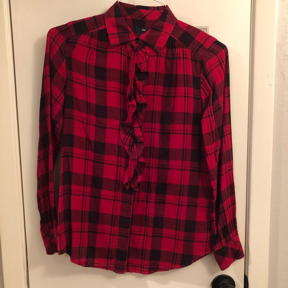 Women’s gap red/black plaid blouse size small